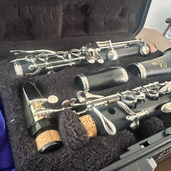 Yamaha Student Clarinet YCL-200ADII ALMOST NEW - Picture 3 of 6